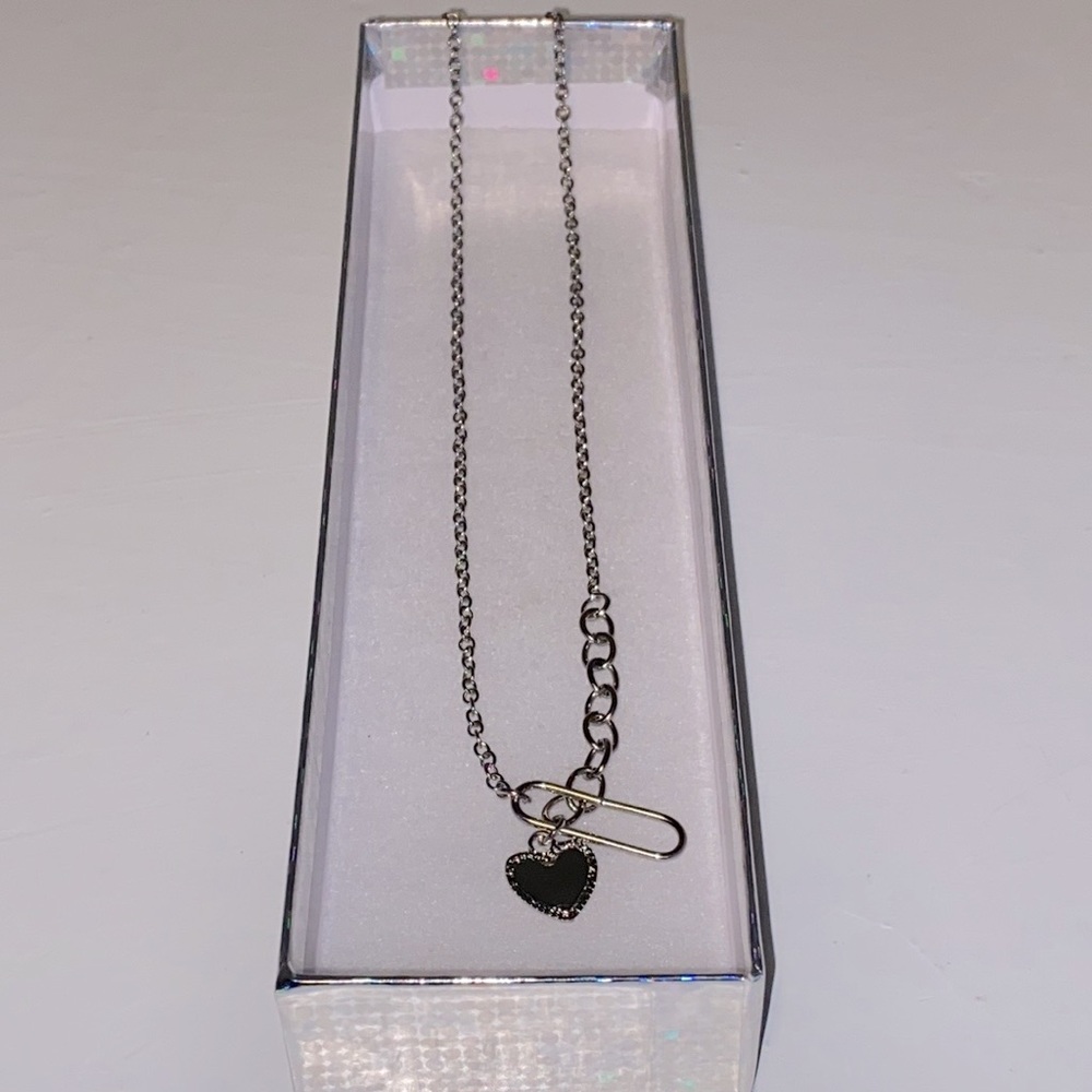 Silver-Tone Heart Pendant Necklace – Elegant & Adjustable Fashion Jewelry - Picture 2 of 3